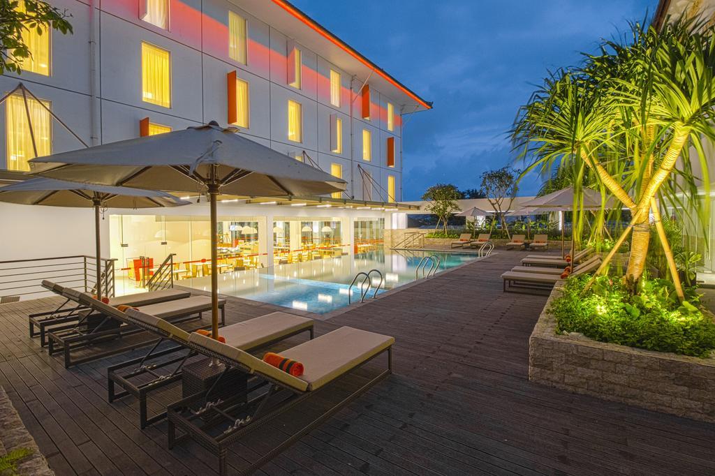 Harris Hotel And Conventions Denpasar Esterno foto