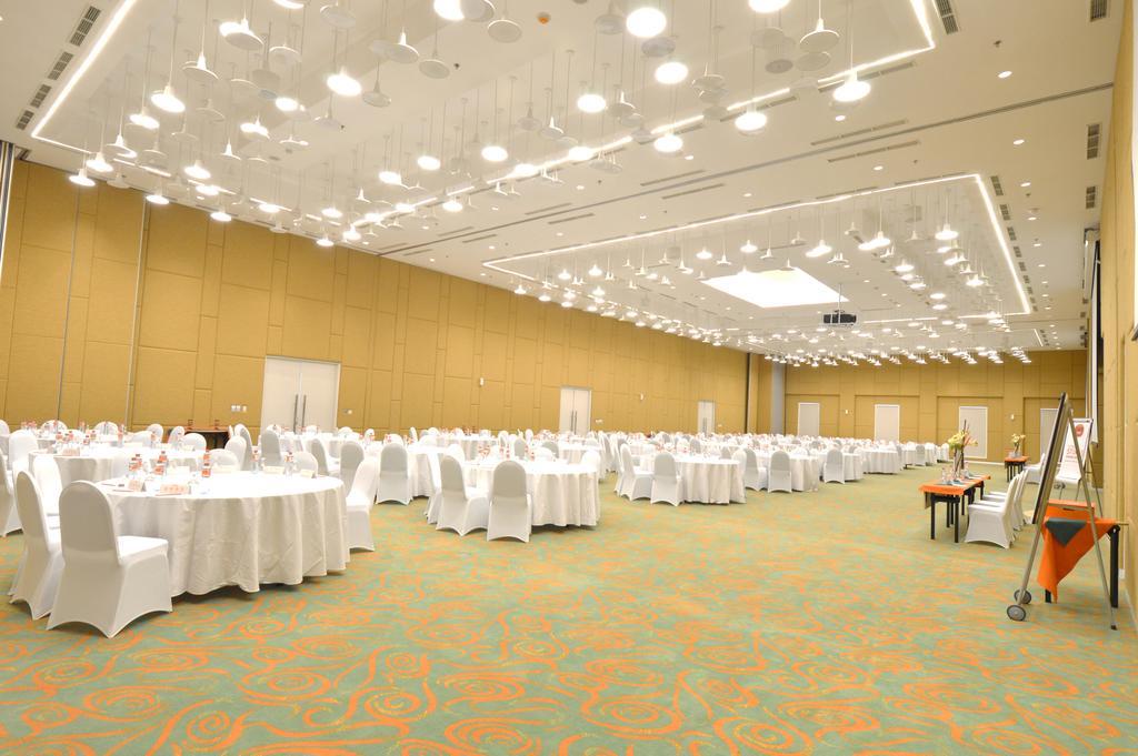 Harris Hotel And Conventions Denpasar Esterno foto
