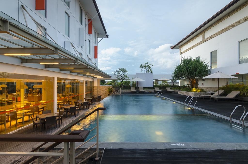 Harris Hotel And Conventions Denpasar Esterno foto