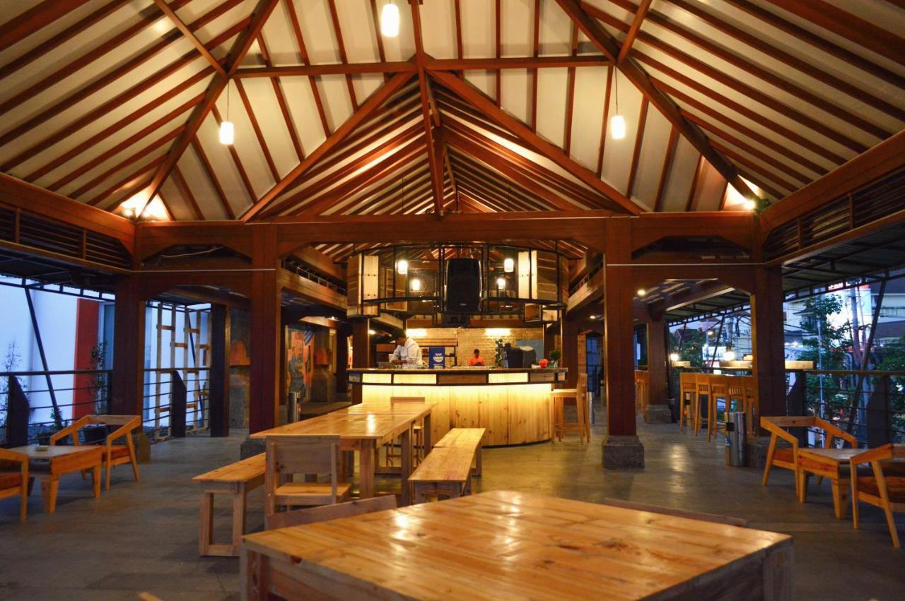 Harris Hotel And Conventions Denpasar Esterno foto