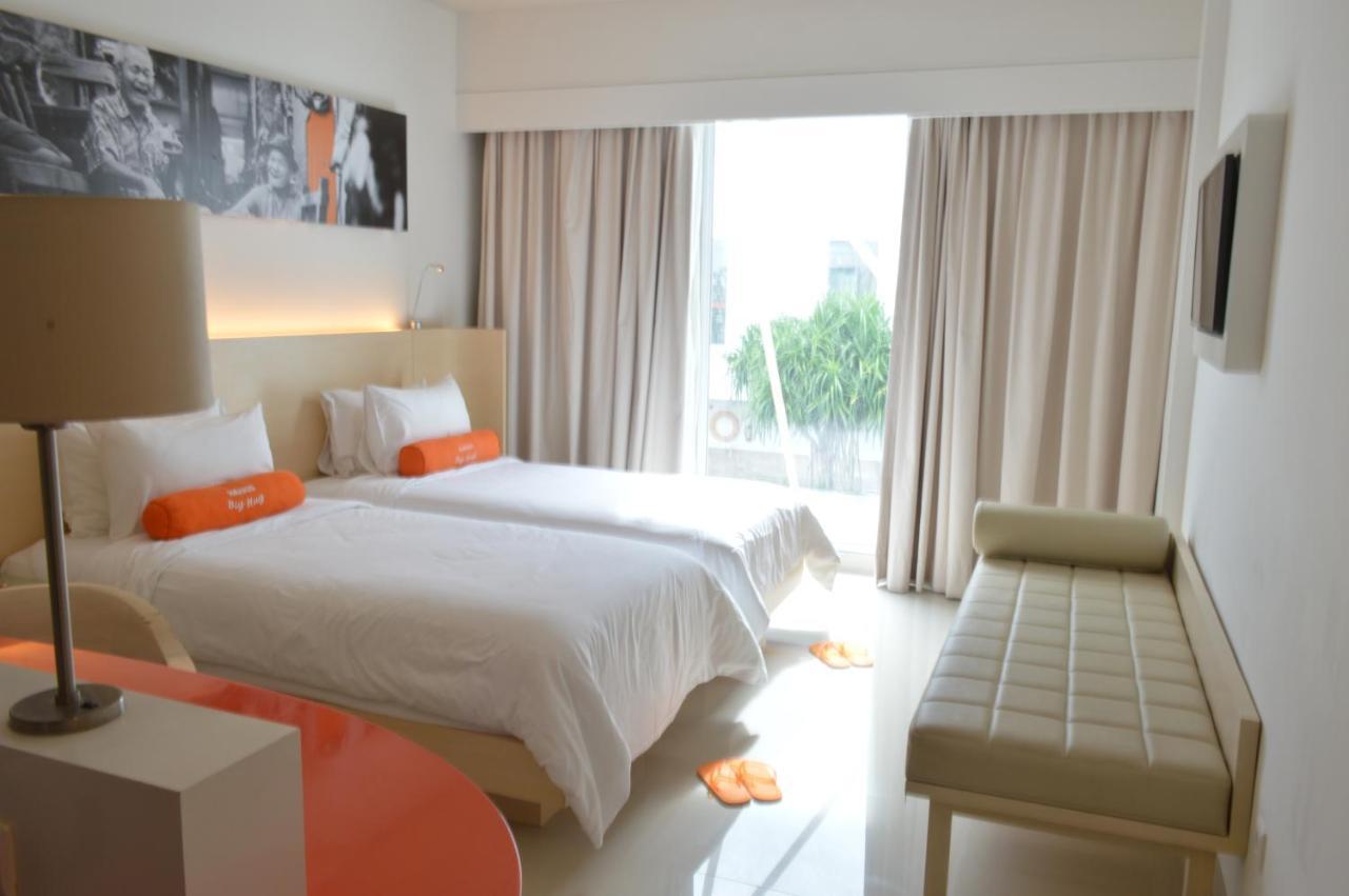 Harris Hotel And Conventions Denpasar Esterno foto
